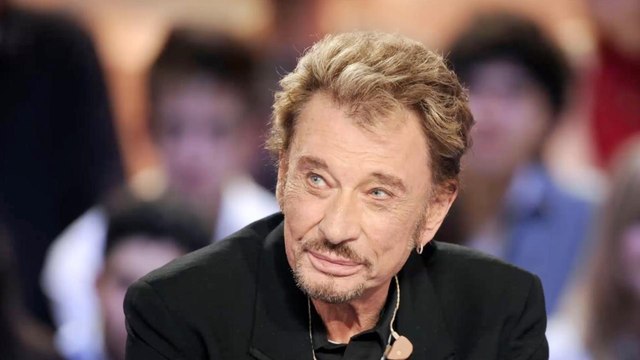 FEMME ACTUELLE - Deux proches de Johnny Hallyday l'accusent d'être responsable des tensions entre Laeticia, David Hallyday et Laura Smet