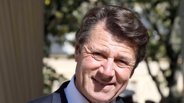FEMME ACTUELLE - Laura Tenoudji et Christian Estrosi, jeunes parents, s'offrent une sortie en amoureux