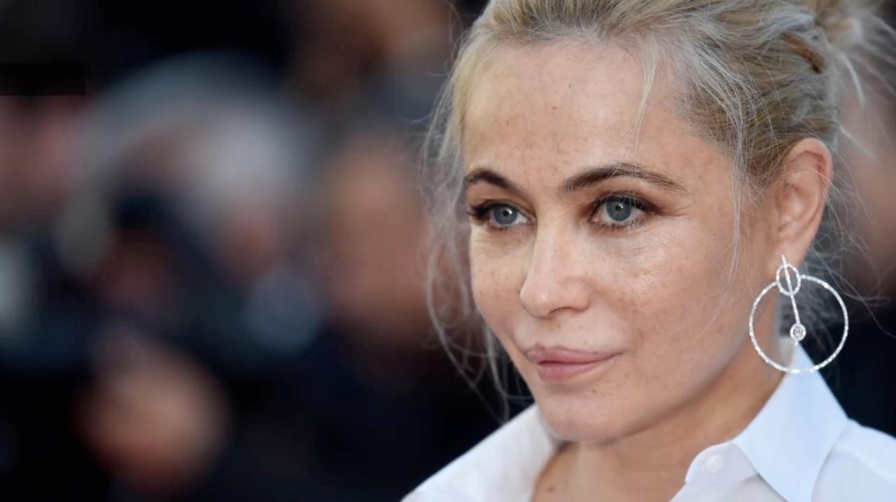 FEMME ACTUELLE - Mariage d'Émmanuelle Béart : qui sont ses trois enfants Nelly, Yohann et Surifel ?