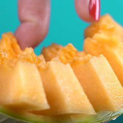 FEMME ACTUELLE - 2 façons de couper le melon