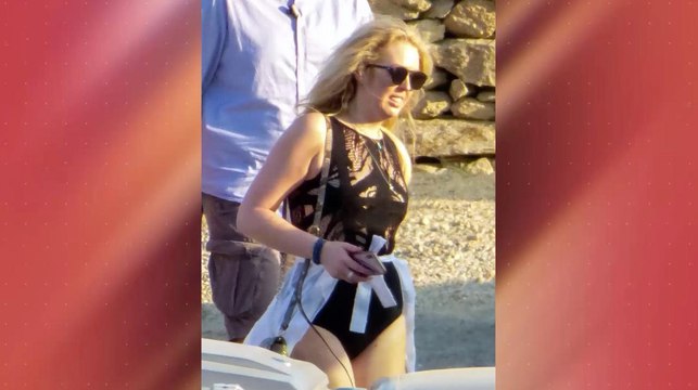 FEMME ACTUELLE - Tiffany Trump, l’autre fille du président, bling bling sur la plage à Mykonos