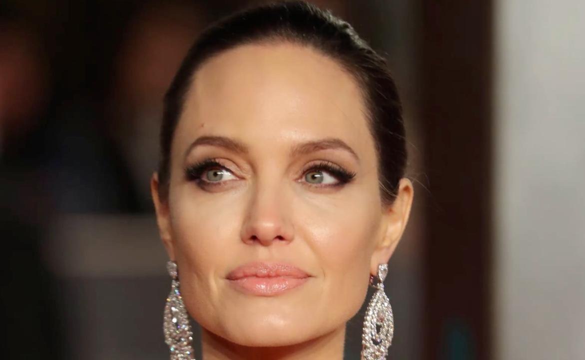 FEMME ACTUELLE - Angelina Jolie pourrait bien perdre la garde de ses enfants