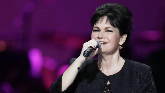 FEMME ACTUELLE - Obsèques de Maurane : l’adieu déchirant de sa fille Lou