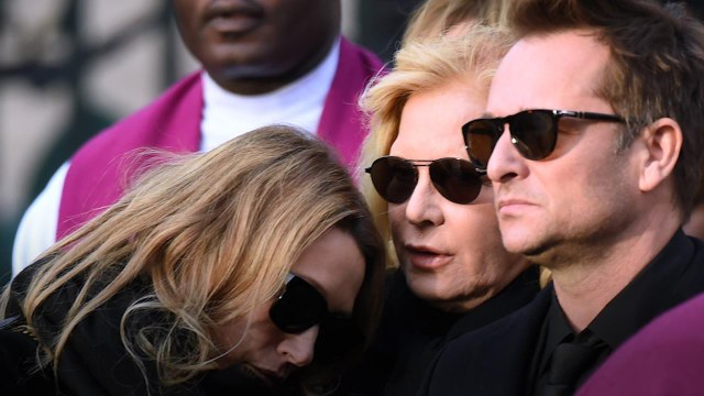 FEMME ACTUELLE - Sylvie Vartan dévoile les raisons de son absence à l’enterrement de Johnny Hallyday
