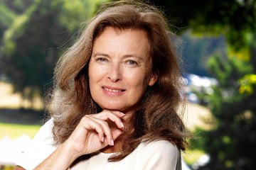 FEMME ACTUELLE - Valérie Trierweiler au couple Macron : “j’aimerais qu’il rétablisse la vérité”