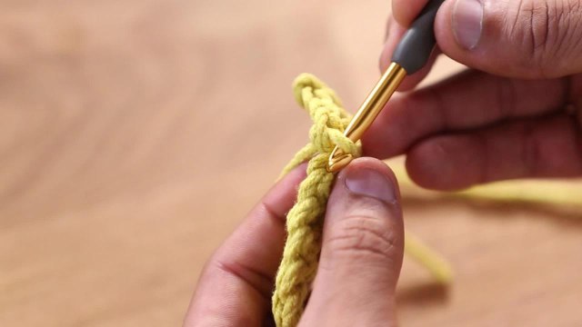 FEMME ACTUELLE - Zak a dit crochetons : la maille serrée