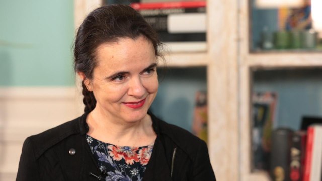 FEMME ACTUELLE - Amelie Nothomb en interview - pastille titres livres