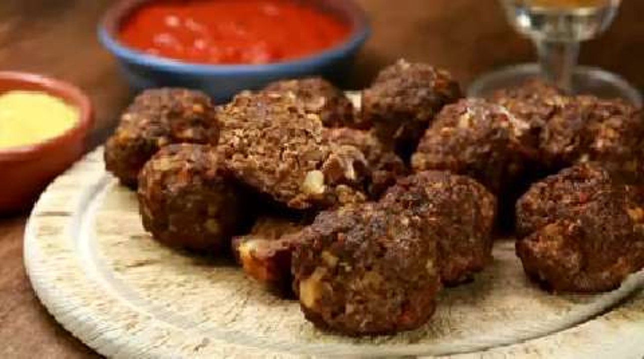Comment faire des boulettes de viande hachée ? (vidéo)