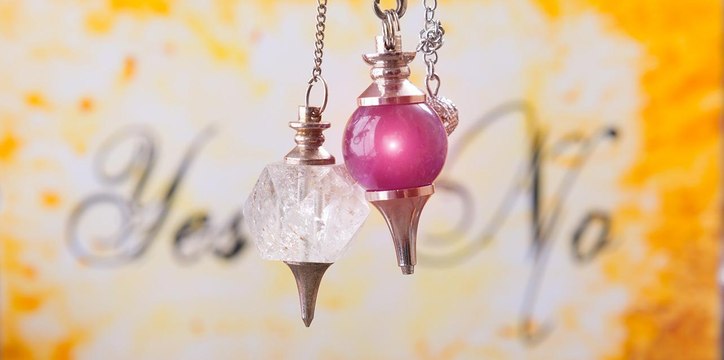 FEMME ACTUELLE - Le petit tuto de Marc Angel : le pendule