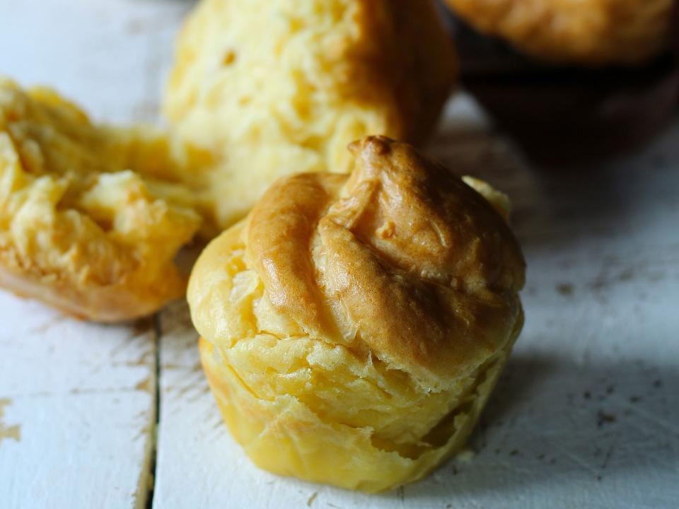 Gougère muffin