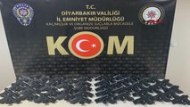 Diyarbakır'da 2 otomobilde 50 tabanca ele geçirildi