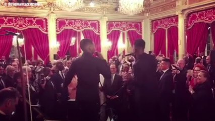 FEMME ACTUELLE - Ségolène Royal et François Hollande se déhanchent sur du Black M à l'Elysée