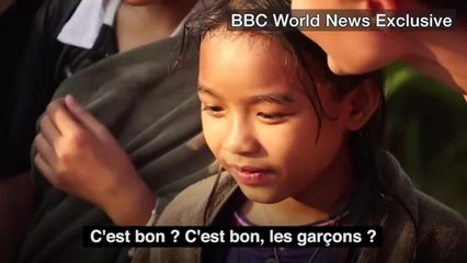 FEMME ACTUELLE - Angelina Jolie et ses enfants cuisinent des insectes au Cambodge