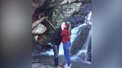 FEMME ACTUELLE - Une demande en mariage qui tombe à l'eau