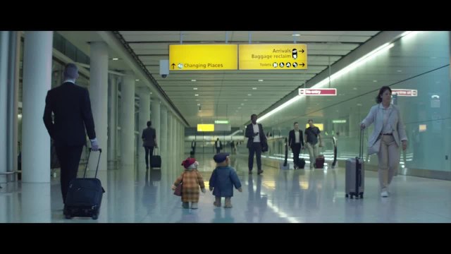 FEMME ACTUELLE - Noël, des oursons et de l'émotion : la nouvelle pub trop mignonne de l'aéroport d'