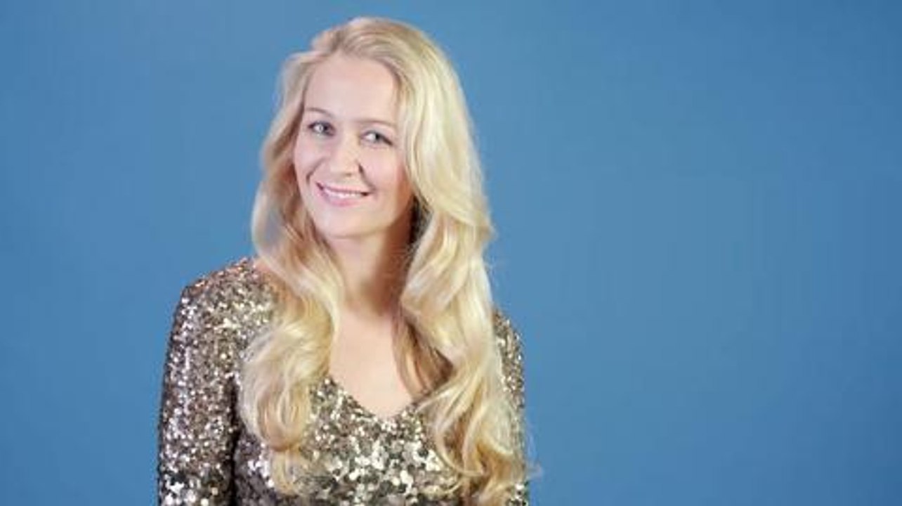 Tutoriel coiffure : les boucles larges (vidéo)