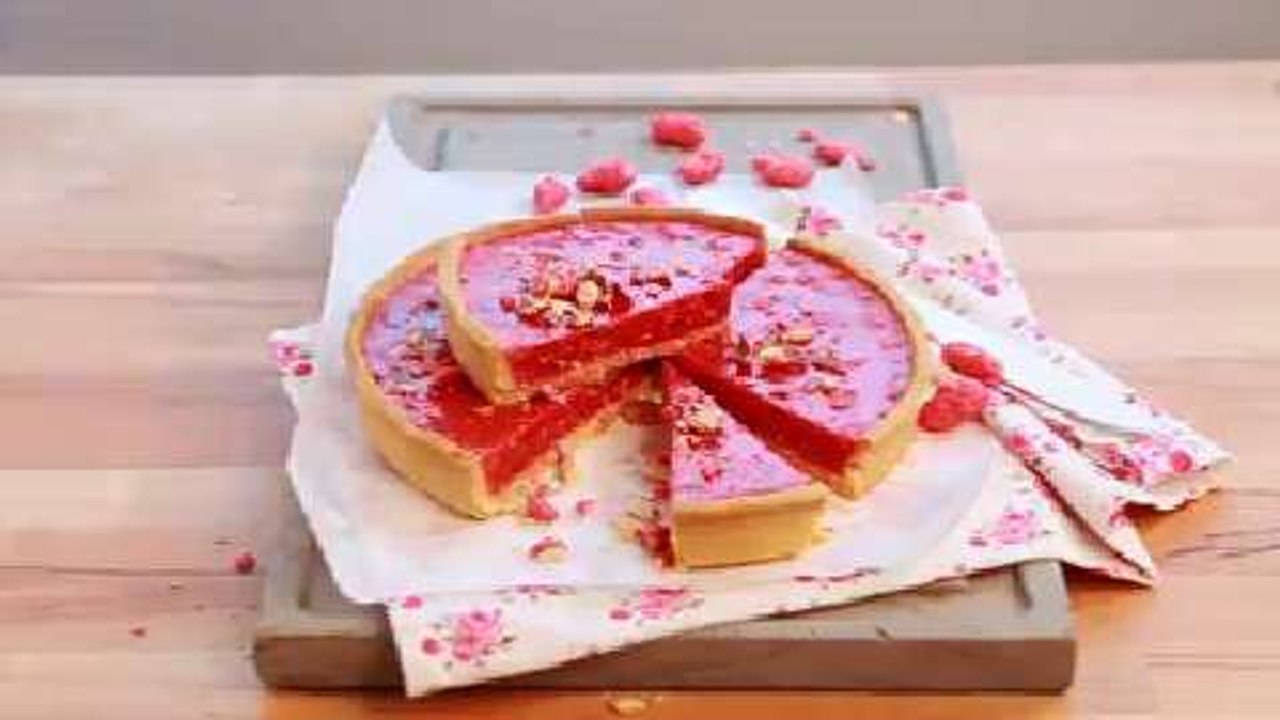 Tarte sublime aux pralines roses : la recette en vidéo