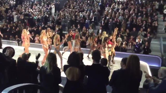 FEMME ACTUELLE - Défilé Victoria's Secret à Paris : un show d'exception