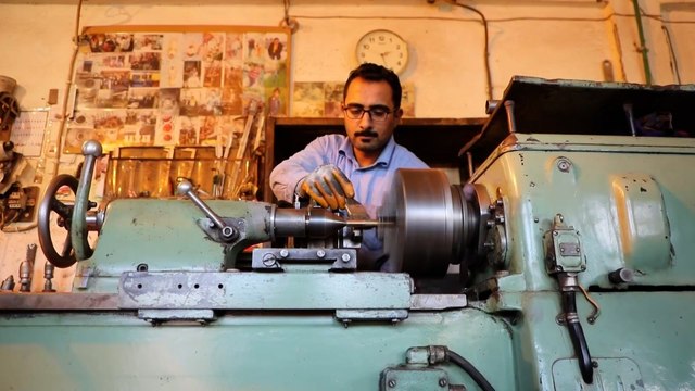 شاب عراقي يطلق مبادرة لمساعدة الفقراء والأيتام بالفلوجة