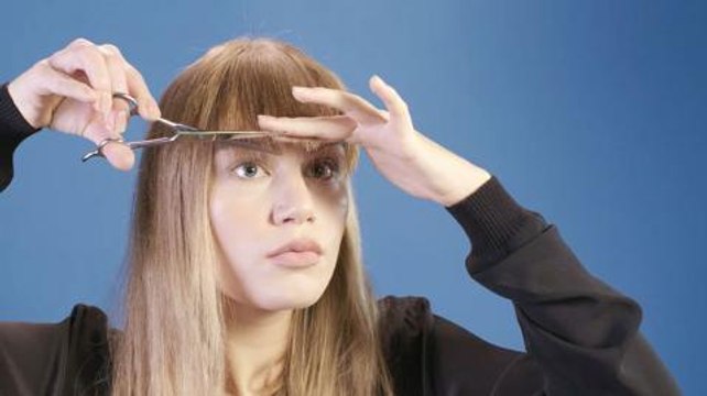 Tutoriel coiffure : comment couper sa frange ?