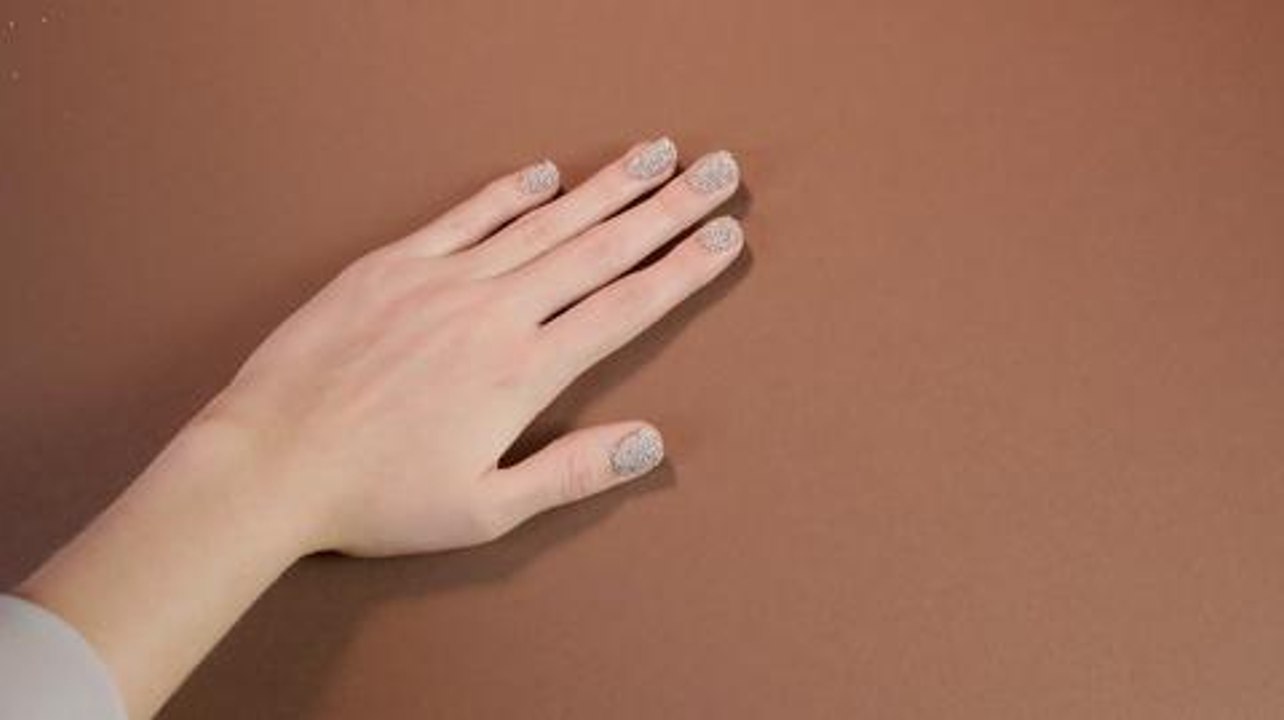 Tutoriel manucure : les ongles glamour (vidéo)