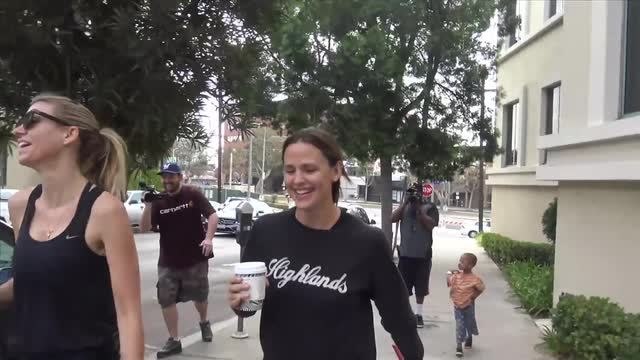 FEMME ACTUELLE - Jennifer Garner et Brad Pitt en couple ?