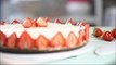 Un cheesecake fraises-rhubarbe