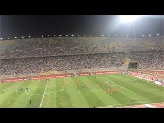جماهير الزمالك تشعل الأجواء لحظة نزول لاعبي النجم لأرض الملعب: موتوهم