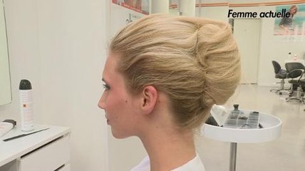 Chignon banane : une version gaufrée ultra chic (vidéo)