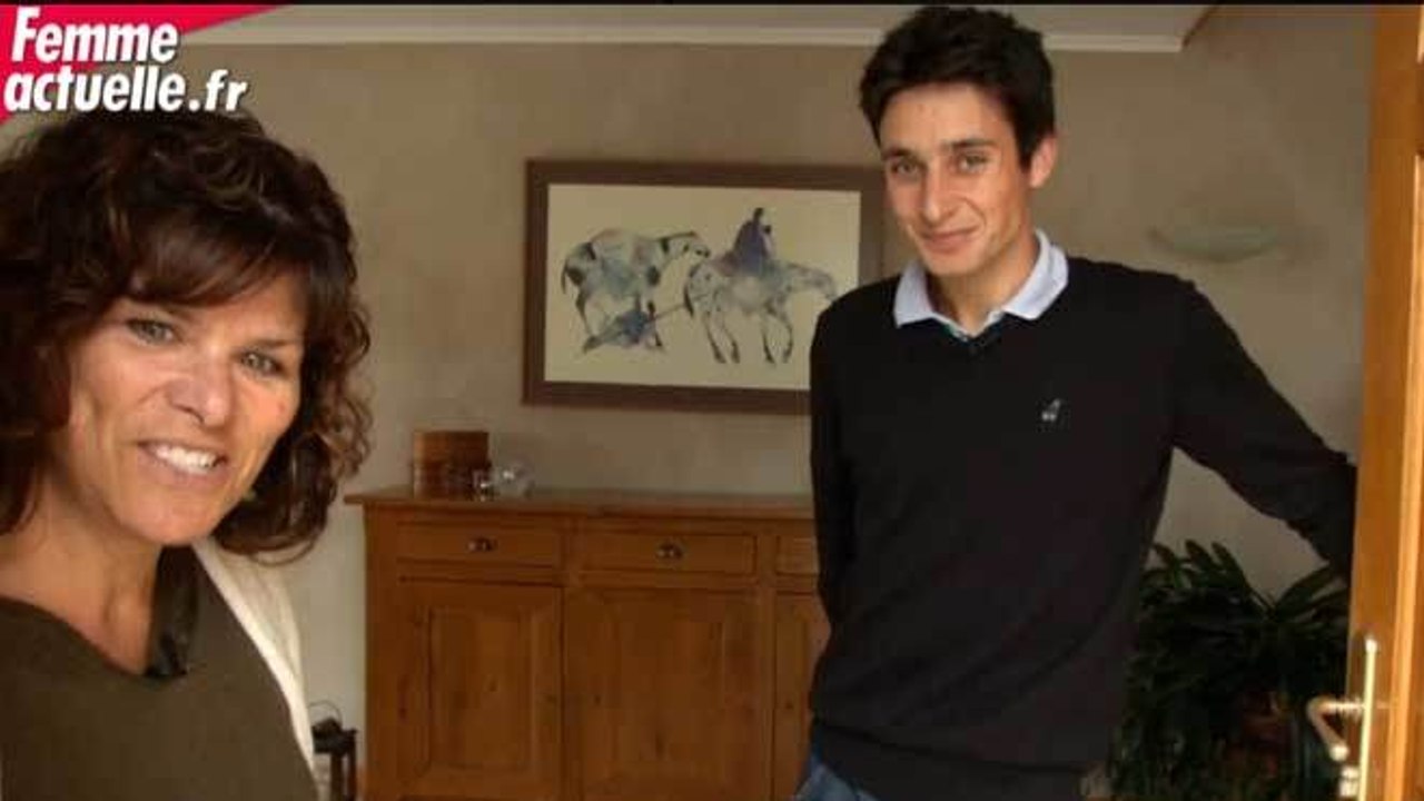 Jason Lamy Chappuis chez lui avec sa maman