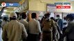 Sindhudurg : विद्यमान अध्यक्ष सतीश सावंत मतदान केंद्रावर मोबाईल वापरत असल्याचा संजना सावंत यांचा आरोप
