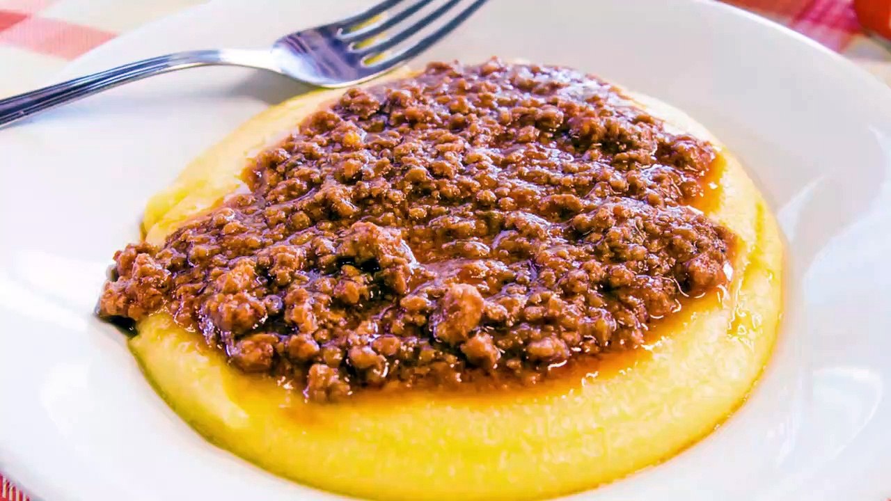 Polenta cremosa ao molho