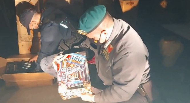 Roma - Botti illegali e droga in cantina condominiale: denunciati padre e figlio (30.12.21)
