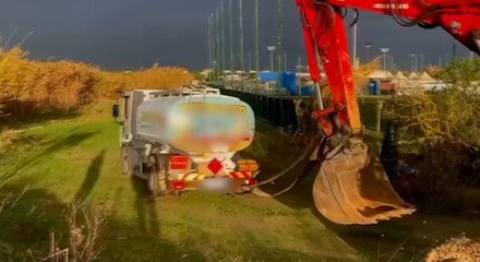 Cagliari - Autocisterna di gasolio impantanata: intervengono Vigili del Fuoco (30.12.21)