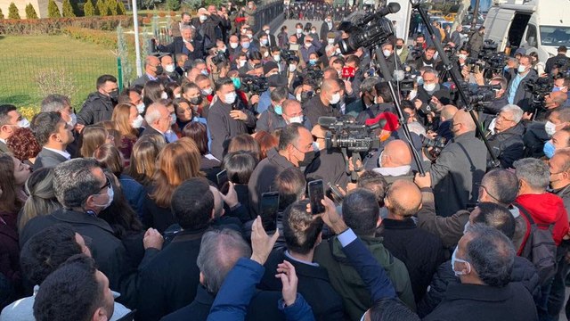 Kılıçdaroğlu'ndan, Milli Eğitim Bakanlığı önünde açıklama