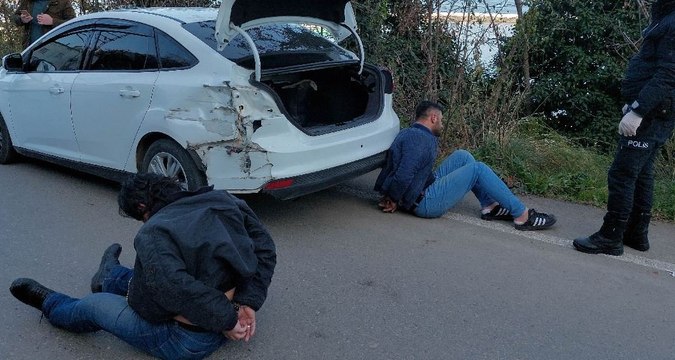 Uyuşturucu tacirleri film gibi kovalamacayla yakalandı