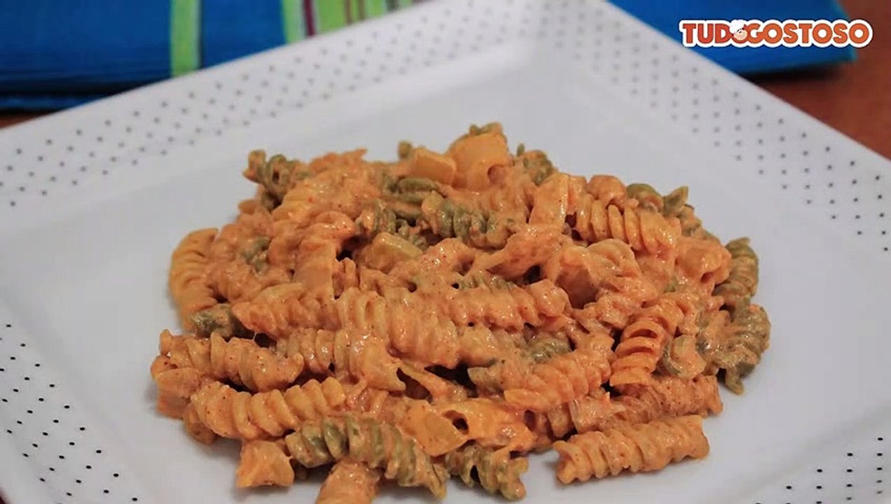 Macarronada de atum com creme de leite