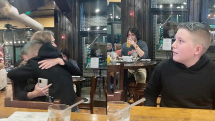 ''Is This Seat Taken?' Texas aunt surprises boy in Christmas Season during trip to Charlotte (10M+ views)'