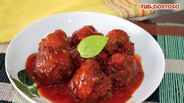 Almôndega ao molho de tomate - rápida, prática e gostosa