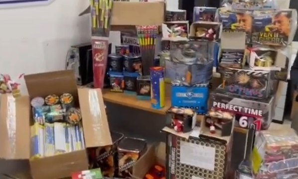 Napoli - Botti illegali: sequestrate 400 bombe carta in un parco privato (30.12.21)