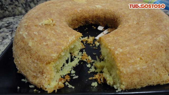 Bolo simples de coco