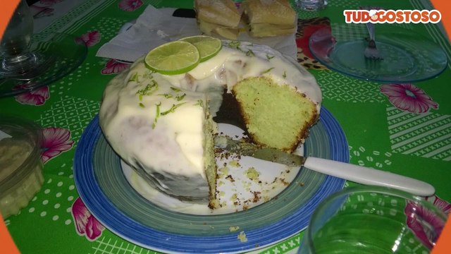 Bolo fofo de limão (liquidificador)