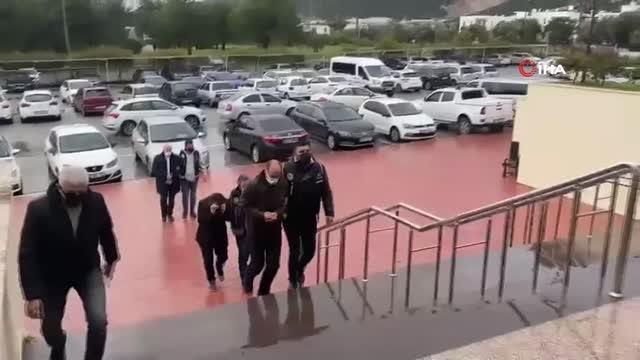 Rüşvet alırken yakalanan vergi dairesi müdürü tutuklandı