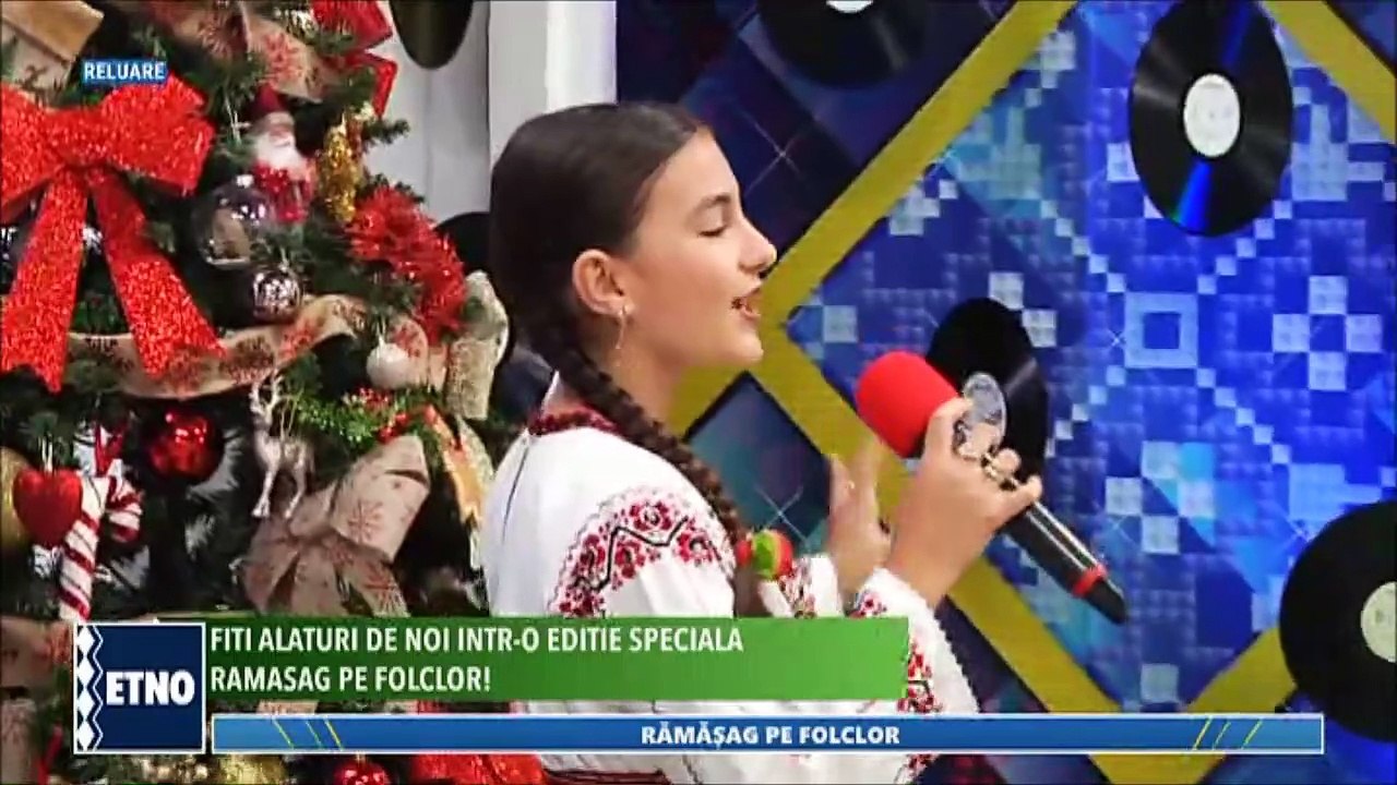 Cristina Chiruta - Hai, veniti, baieti si fete (Ramasag pe folclor - ETNO TV - 27.12.2021)