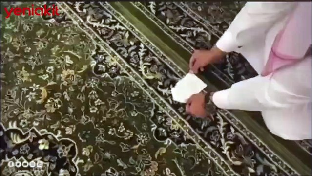 Suudi Arabistan'ın iki yüzü! Bir yanda 700 bin kişilik konser diğer yanda Kabe'de mesafe kuralı