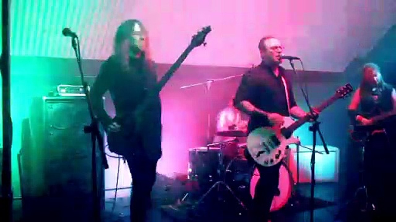 Tantrum Zentrum - Next! (live)