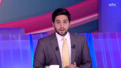 حارس ملكة بريطانيا يبعد طفلاً عن طريقه "بقدميه"