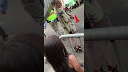 Little Girl Meets Margot Robbie as Harley Quinn on Movie Set