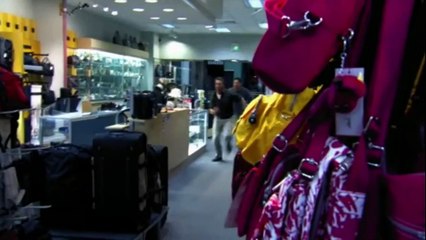 Surviving Disaster S01E07 - Mall Shooting