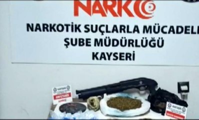Uyuşturucu taciri anne-kız ortak operasyonla yakalandı